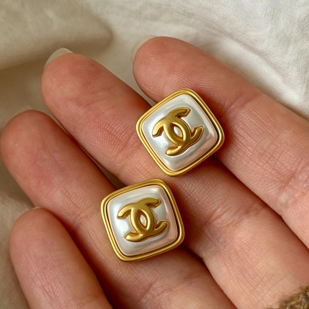 CHANEL Gold and Cream Square Earrings - Picture 4 of 15